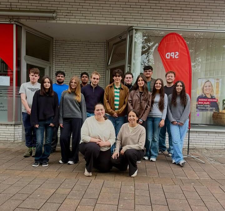 Viele junge Menschen wollen mitgestalten! ✊🌹